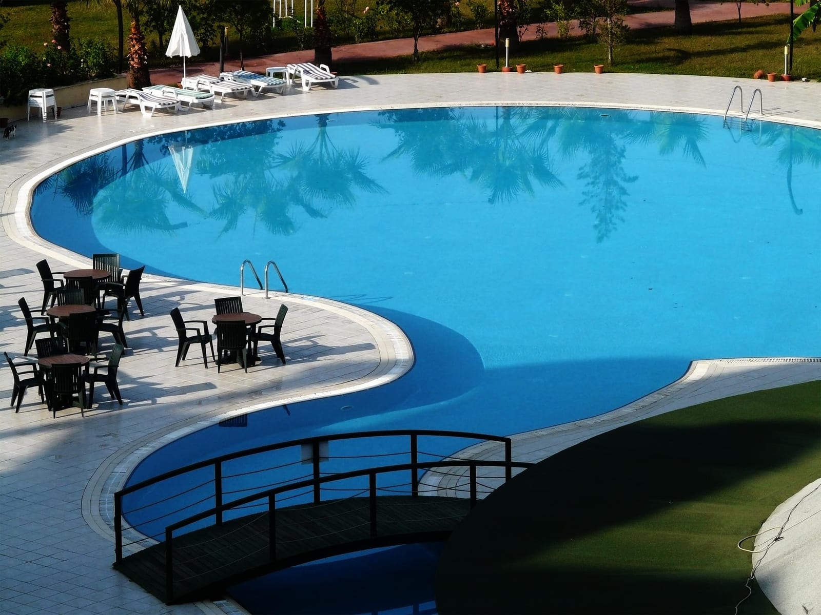 77 Water Circulation Tips for Pools with Waterfalls or Extra Features — pool service business insights