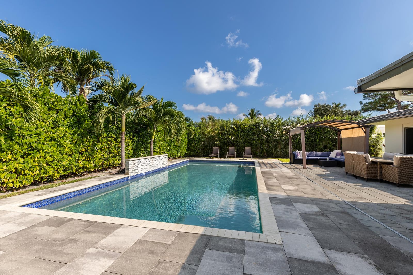 Breaking Into the HOA Market in North Miami, Florida — pool service business insights