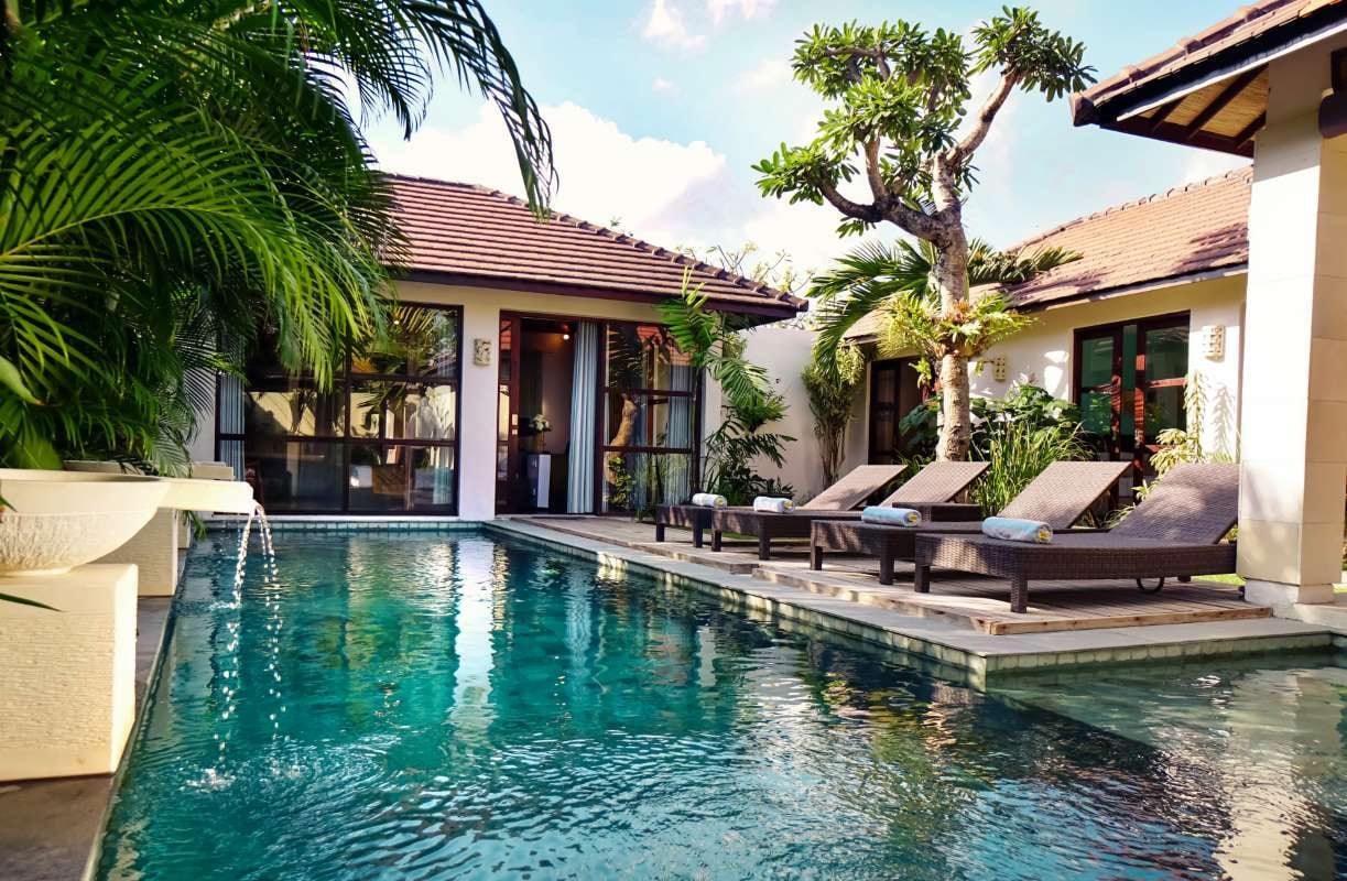 Building a Successful Pool Route Business with Superior Pool Routes — pool service business insights