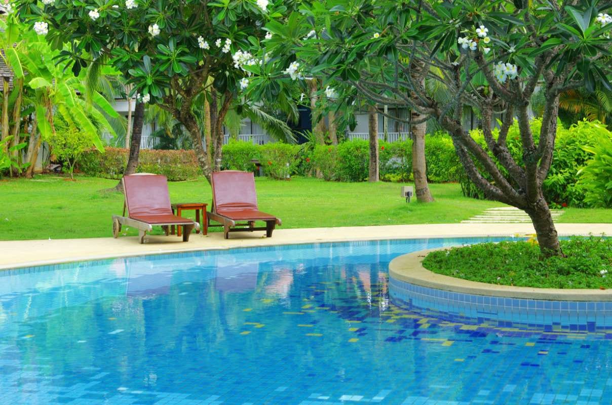 Guide to Advanced Filter Systems: Cartridge, Sand, and DE Filters — pool service business insights