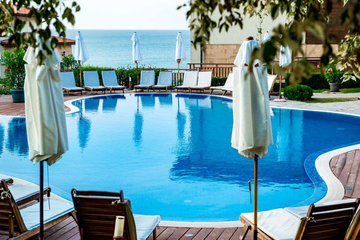 How to Balance Water Chemistry in Hot, Sunny Regions — pool service business insights