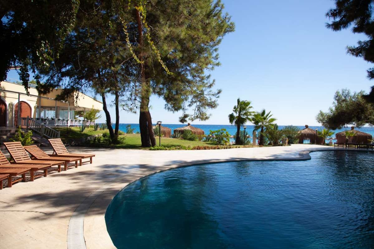 How to Build Multi-City Pool Service Operations Successfully — pool service business insights