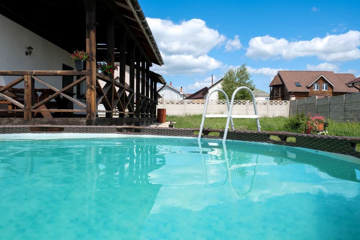How to Start a Pool Cleaning Business: Clearwater, Pinellas County, Fort Pierce, Poinciana, Ormond Beach, South Venice, FL — pool service business insights