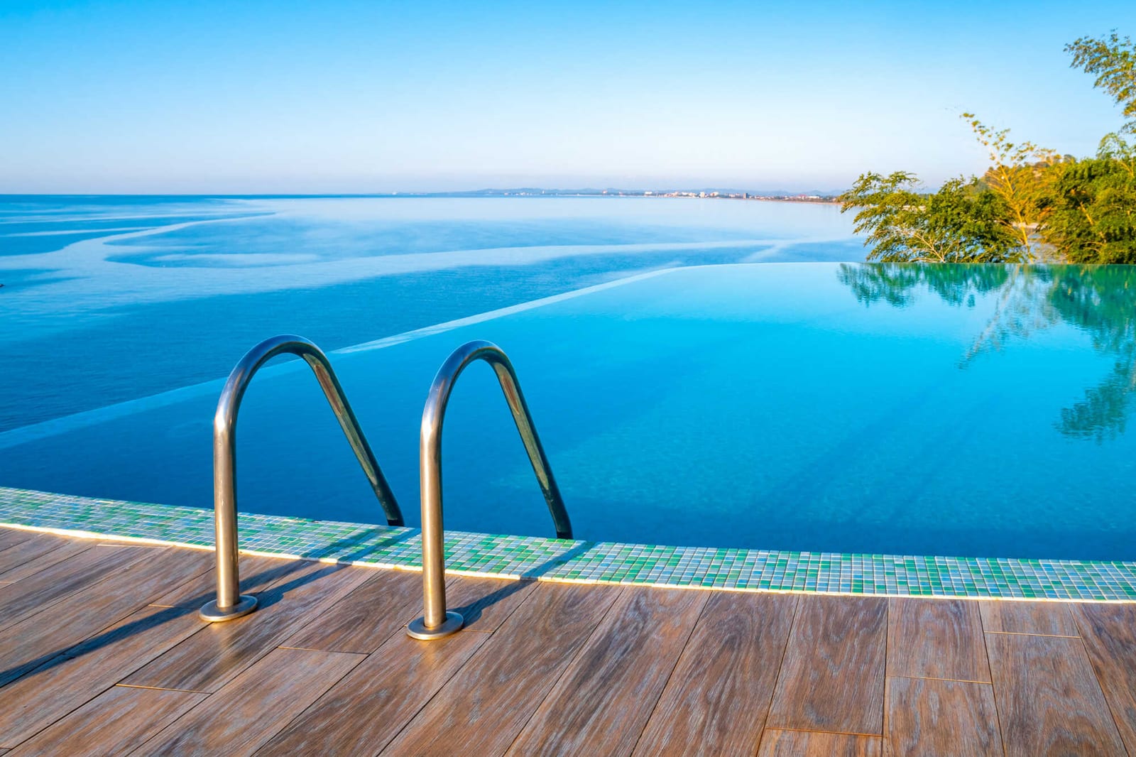 Leveraging Solar Energy to Power Pool Equipment — pool service business insights