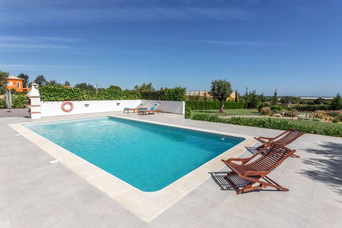 Managing Last-Minute Requests in **North Miami, Florida** — pool service business insights