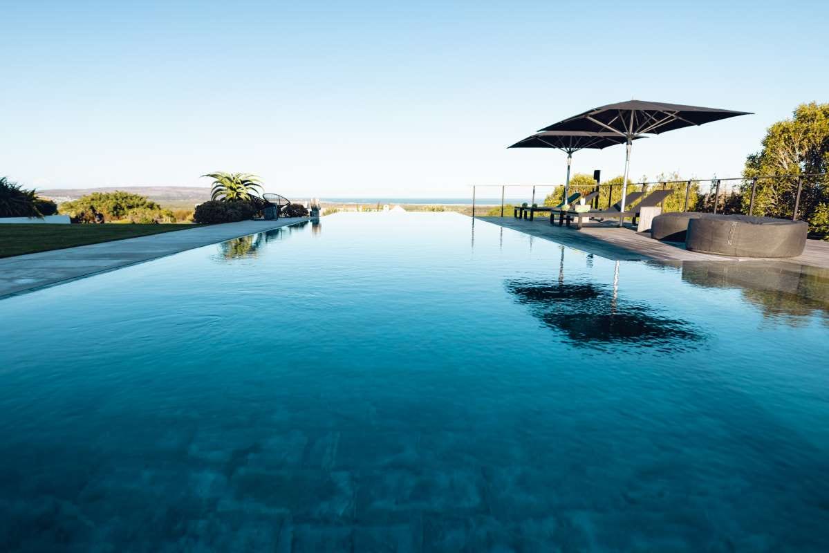 Pool Entrepreneurs Are Eyeing Queen Creek, Arizona — pool service business insights