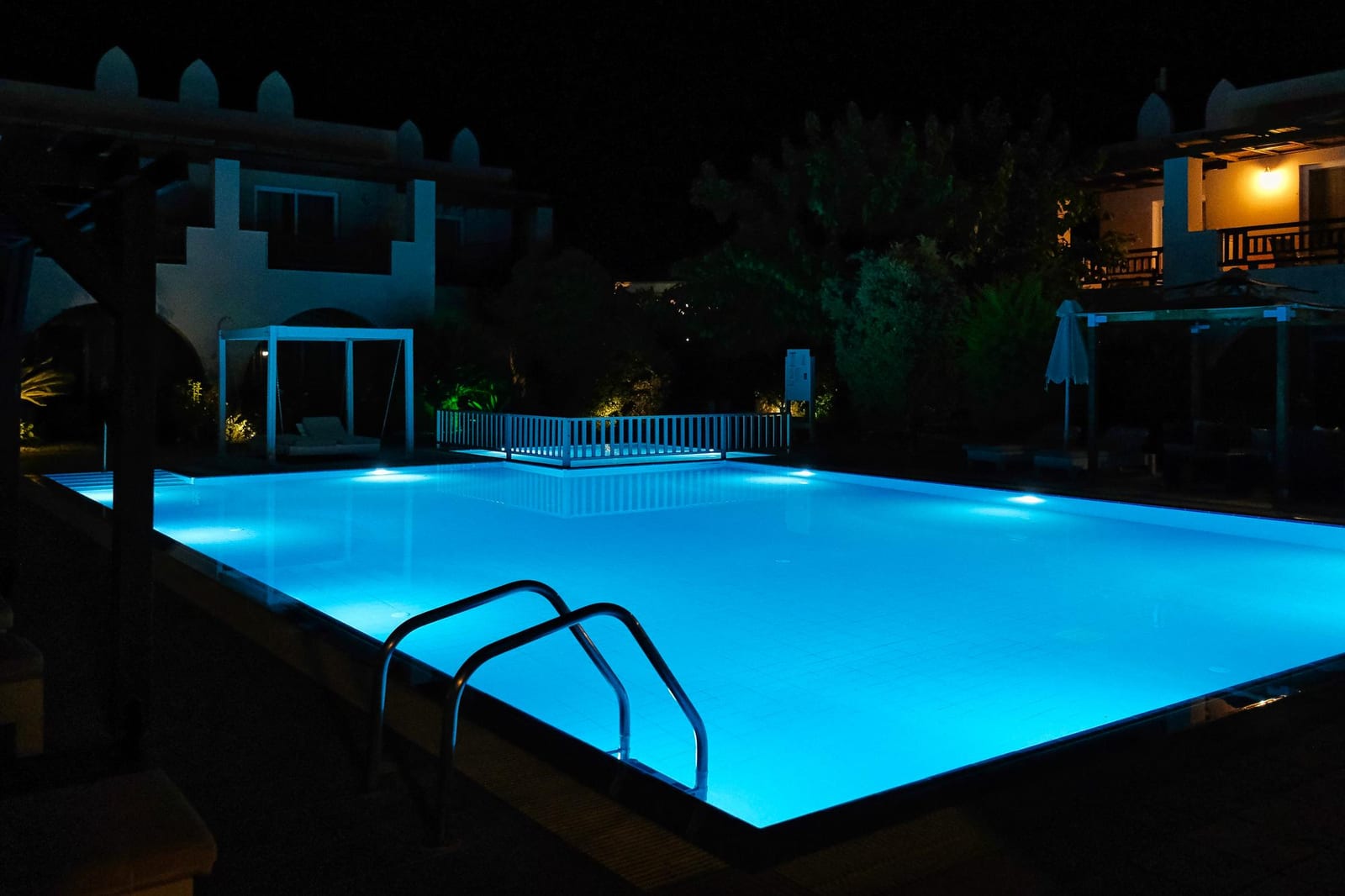 Pool Routes for Sale in Arizona: Prime Pool Routes in Phoenix, Surprise, and Yuma — pool service business insights