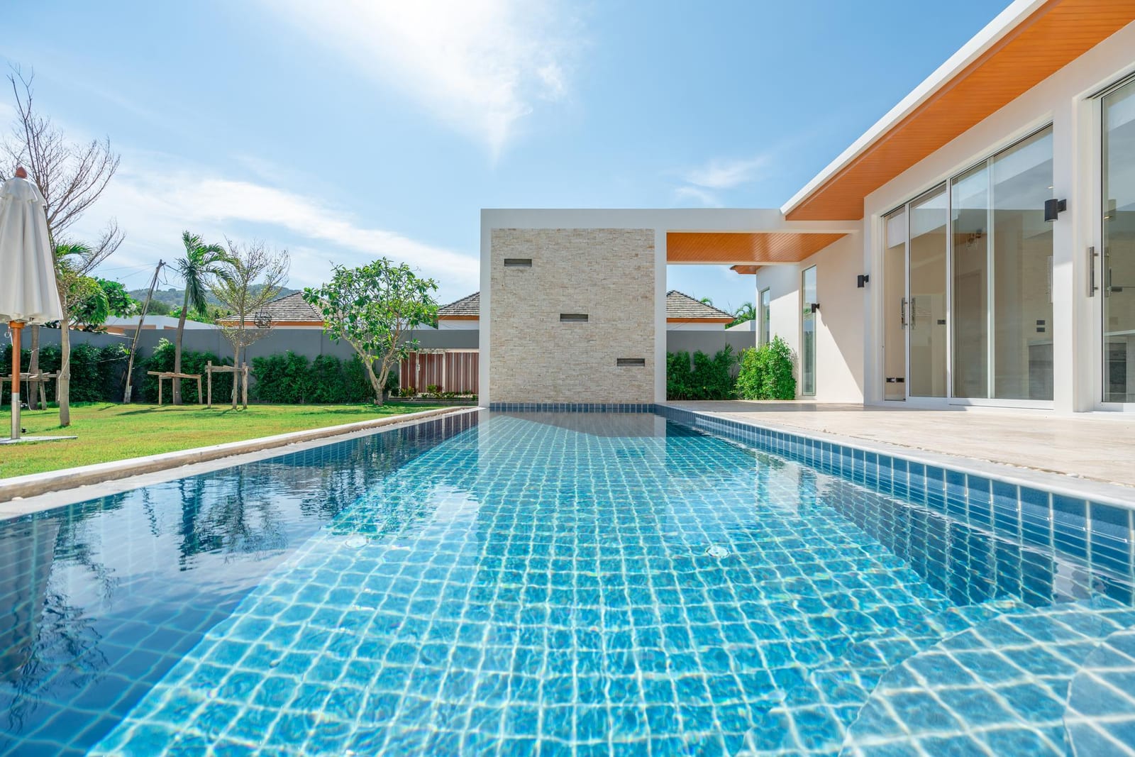 Pool Routes for Sale in Sale in Florida: Comparing Jacksonville, Miami, Tampa, Orlando, and St. Petersburg –  Discover Pool Routes — pool service business insights