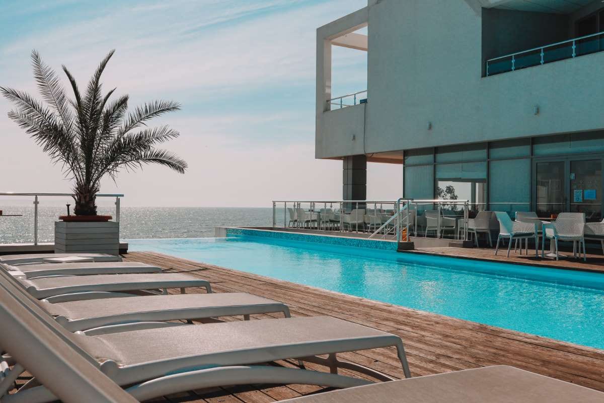 Pool Water Chemistry: The Science Behind Better Performance — pool service business insights