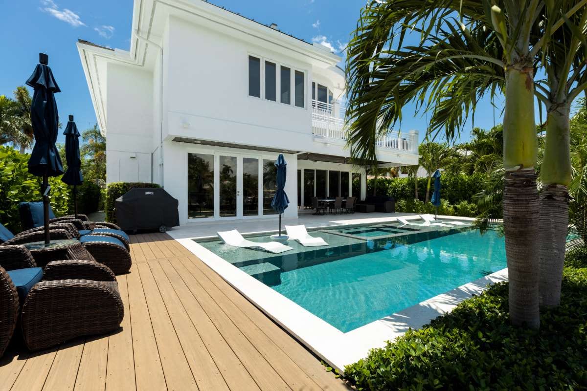 Should You Accept Cash Payments When You’re Starting Out? — pool service business insights