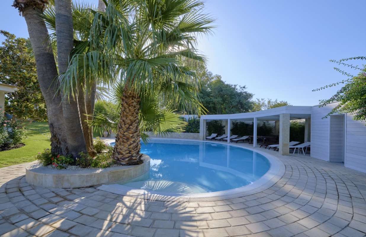 Why Commercial-Style Standards Are Applying to Residential Pools — pool service business insights