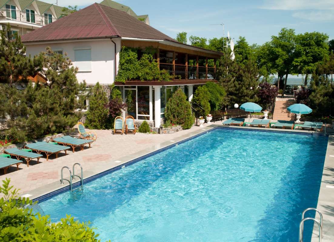 Why Filter Pressure Spikes Require Immediate Attention — pool service business insights
