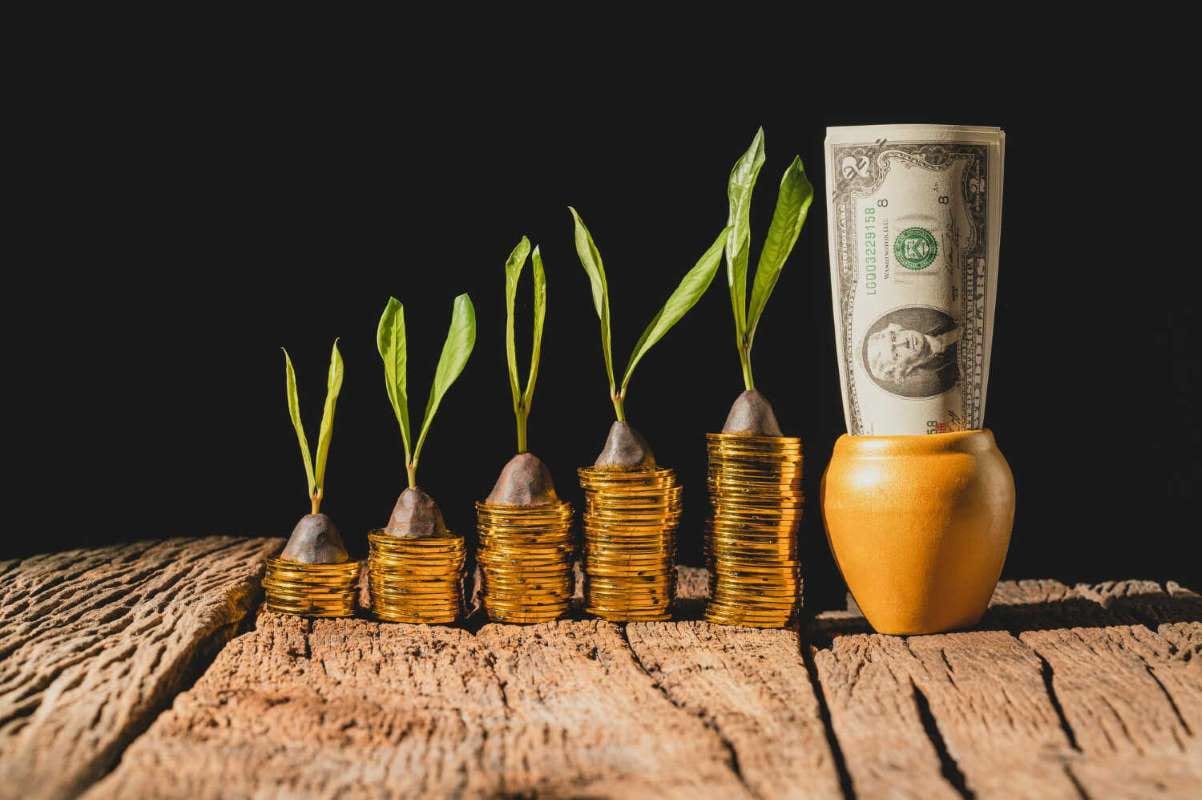 Why Monthly Billing Beats Pay-Per-Clean in Pool Services — pool service business insights