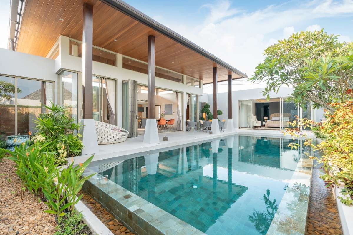 Why Upselling Works Better in High-End Pool Service Markets — pool service business insights